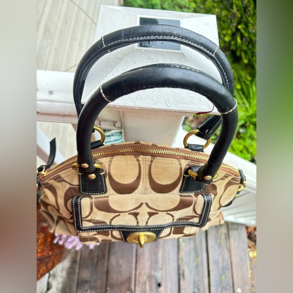 Coach 2 Way Turnlock Signature Hangbag - Picture 6 of 12
